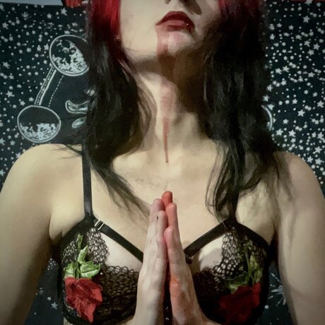 Siren naked model img