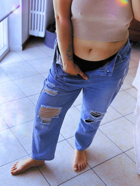 Esme Black pornstar erotic archive