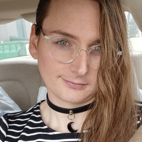 HibiscusMistress naked pornstar image