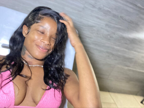 LMiss quirter beautiful model img