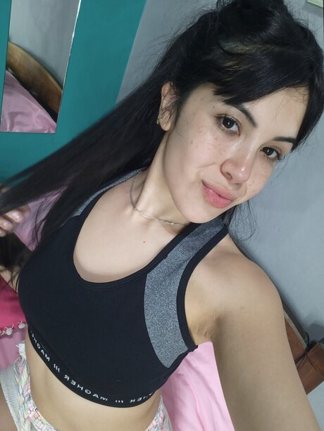 C i n t h i a free pornstar img