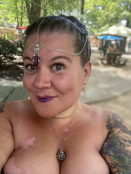 Vivian Sage model perfect pic