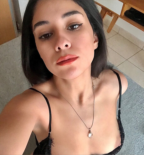 AGNES model pornographic images