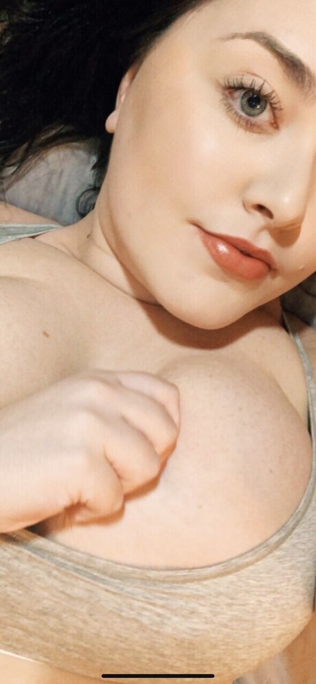 Curvy Cutie pornstar hd gallery