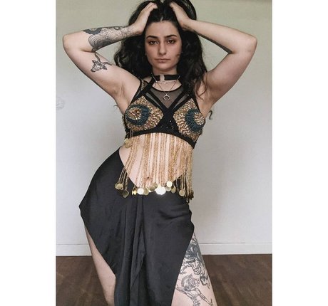 Brutalbeurette top model picture