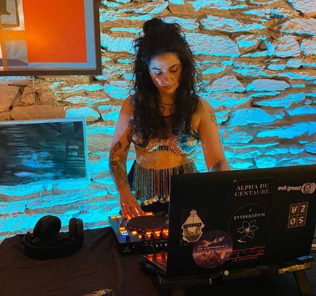 Brutalbeurette naked actress photos