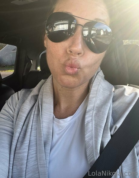 lolanikolavip naked model pic