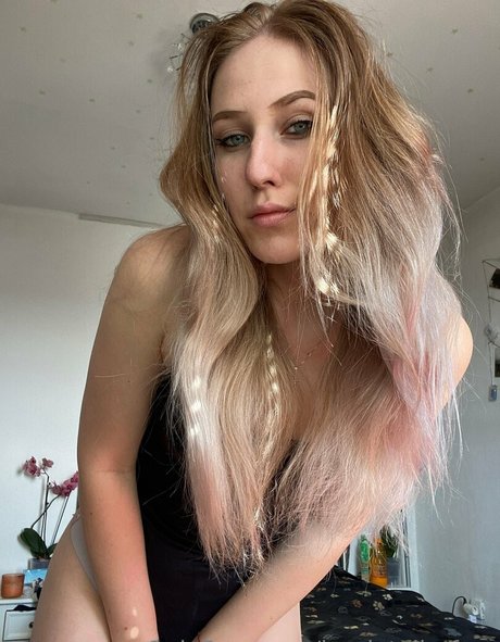 jassietailorfree sex actress photos