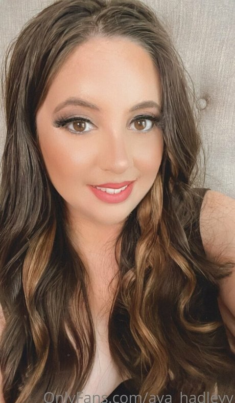 ava hadleyy naked model image