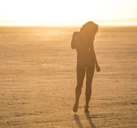 Genevieve Morton model free pics