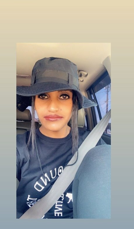 Fevunet model nice pictures