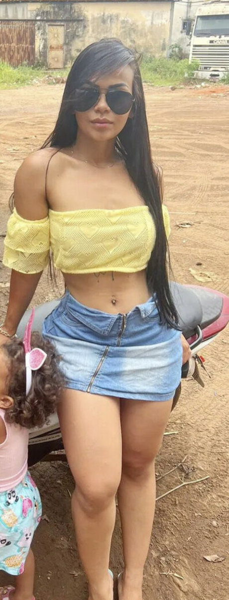 Emillyrlima pretty pornstar pics