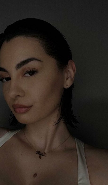 Adelaide T star top pictures