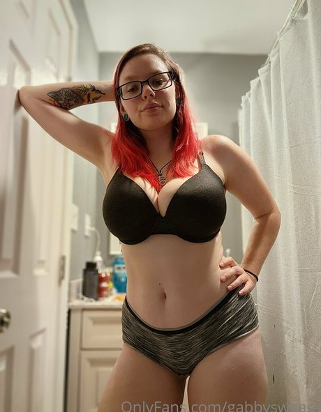 GabbySwears pornstar top image