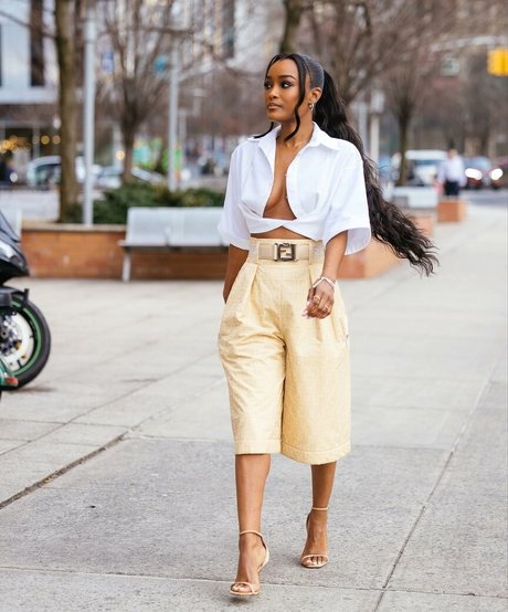 LaToya Tonodeo model hd pics