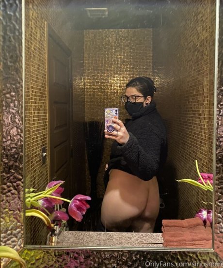 Sirius Noire Winchester pornstar perfect img