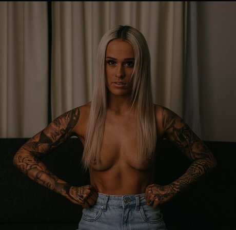 Hayley Mordue adult star photo