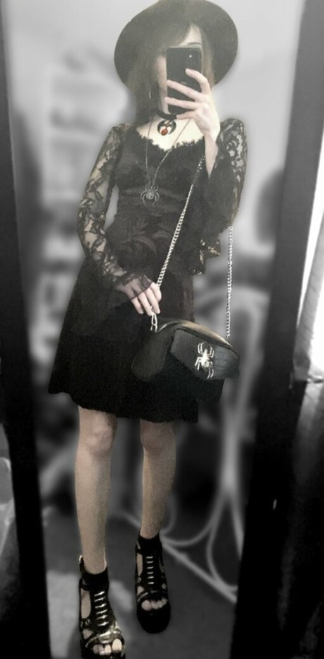 Apricot model free photo