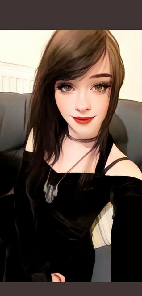 Apricot sexy actress img