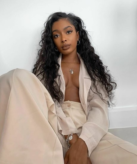 Jourdan Riane star perfect archive