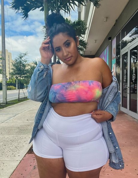 tianatee808 model nice pics