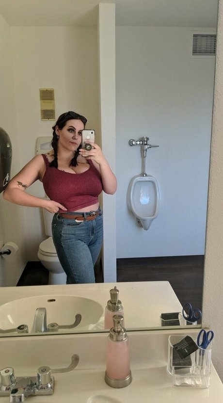 Lucy June star best pics