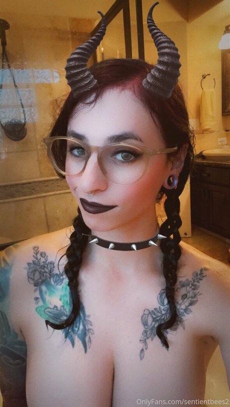 sentientbees2 high quality actress picture