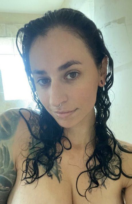 sentientbees2 naked actress image