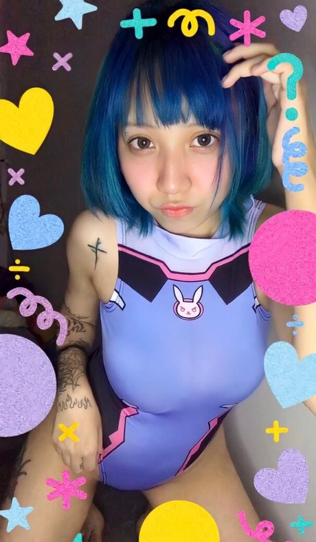 Natachuy naked model pic