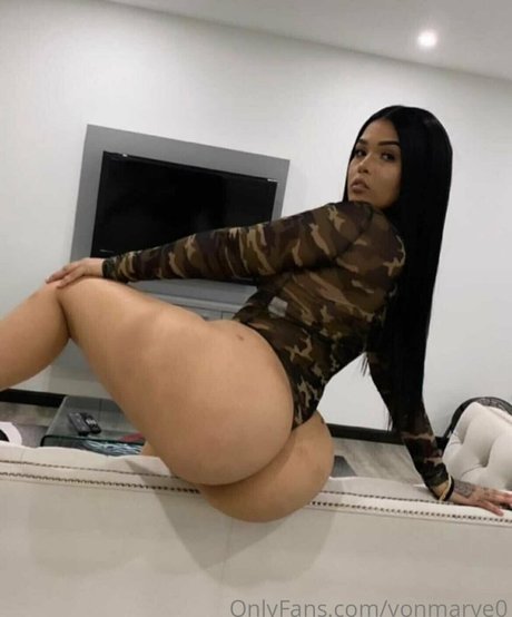 vonmarye0 sexy model gallery