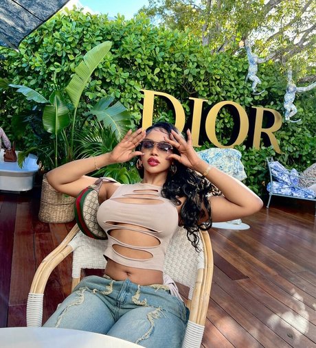 Thurriaa erotic model pics