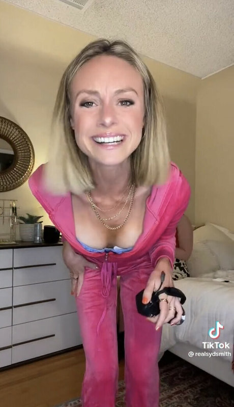 Realsydsmith nudes model pictures