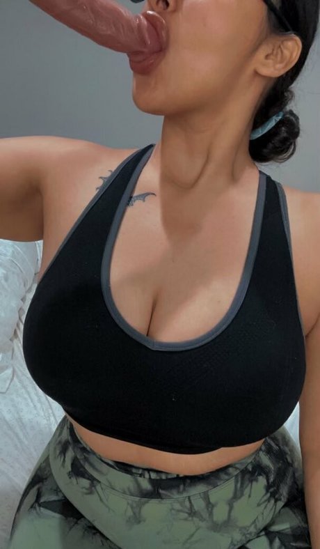 lynettepink model sexy pics