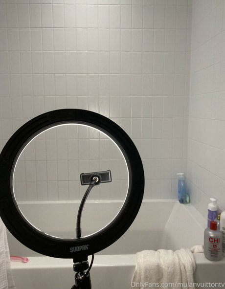 mulanvuittonvip best model photos