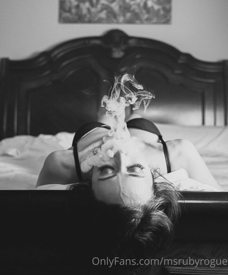 msrubyrogue pretty pornstar picture