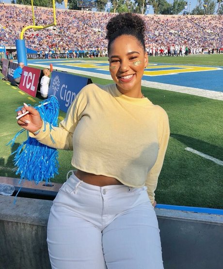 Katelyn Folasade model art photo