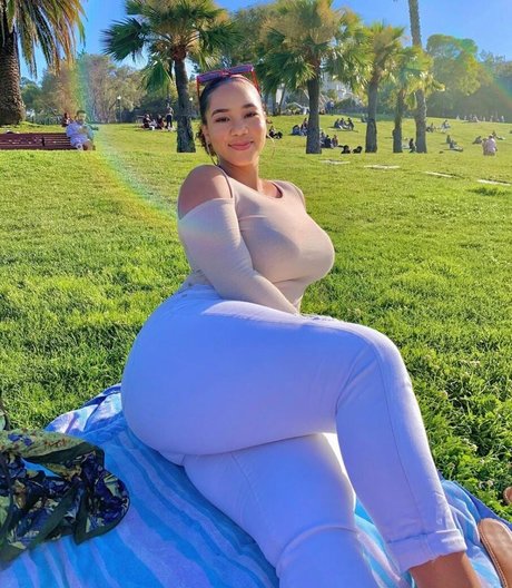 Katelyn Folasade top star pic