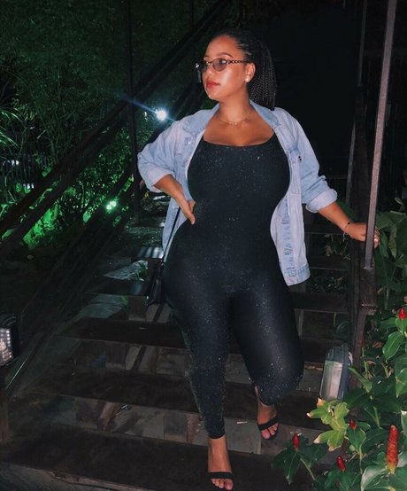 Katelyn Folasade star pretty pics