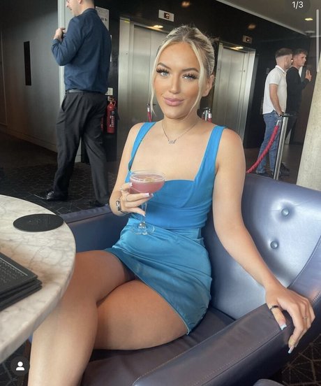 maisiehward pretty model picture