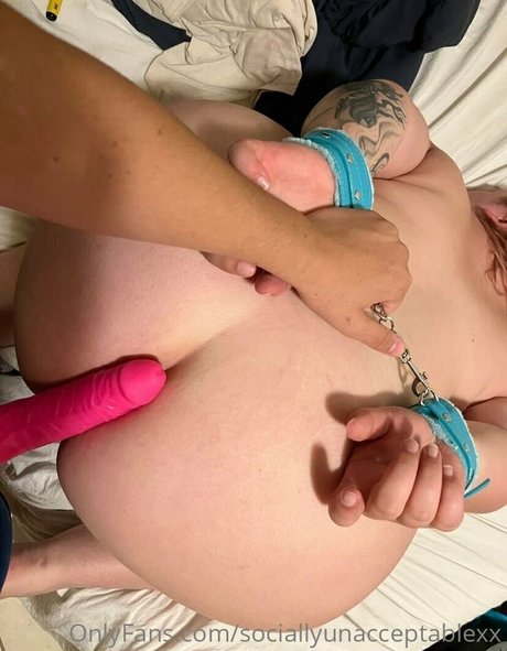 sociallyunacceptablexx top model photo