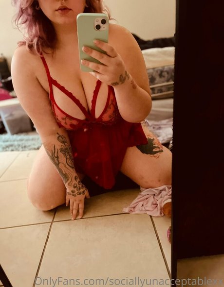 sociallyunacceptablexx star naked photo