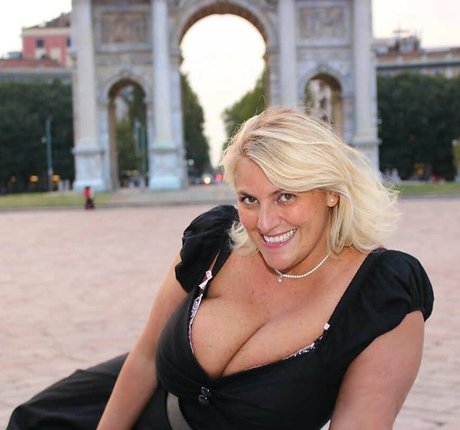 Laura Leonardi perfect pornstar picture