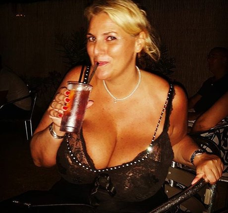 Laura Leonardi exclusive pornstar pics