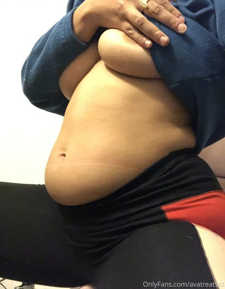 avatreatsss pornstar photo