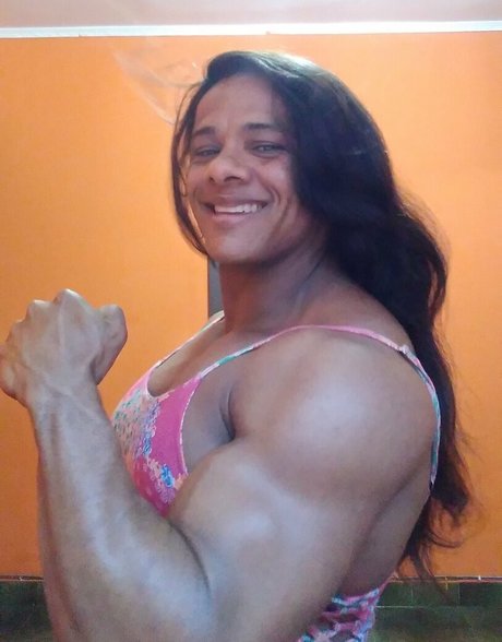 cristtina43 model top pic