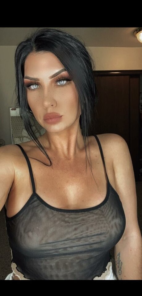 Veena Violetta star art gallery