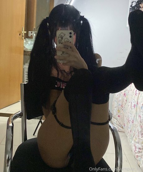 Mille Tsuki model adult picture