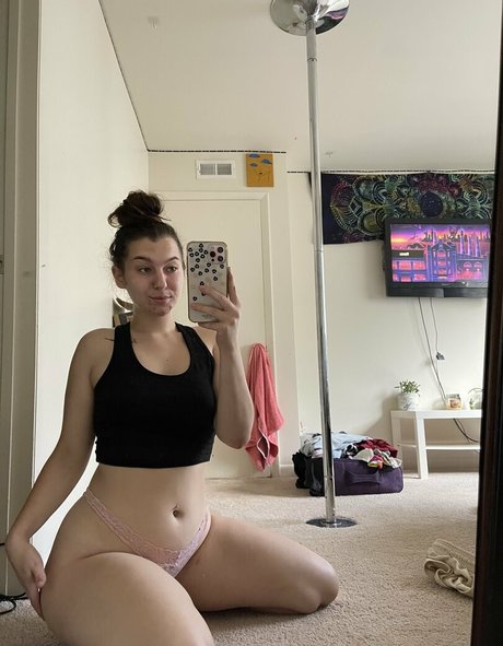 maggierayelle perfect model picture