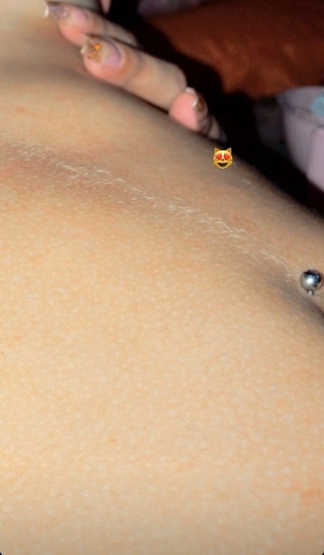 Sarah Stefany hd actress pic