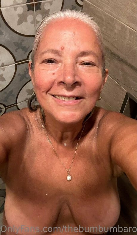 thebumbumbaroness xxx model image